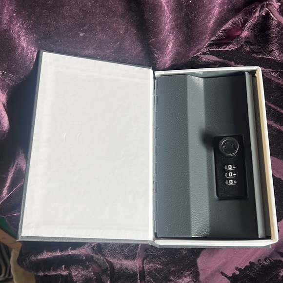 Books safe box with combination lock/new English dictionary, safe storage - Picture 1 of 6